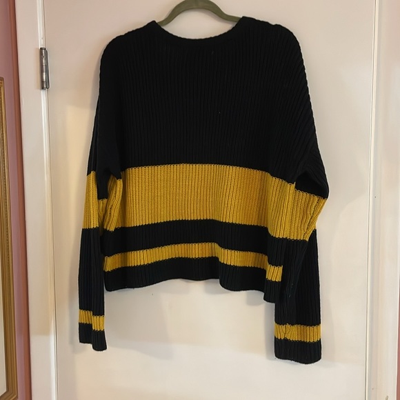 Harry Potter Hot Topic Plus Hufflepuff Quidditch Cropped Oversized Knit Pullover - Picture 7 of 7